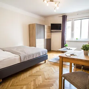 Kroellgasse I Contactless Check-in , Vienna Austria